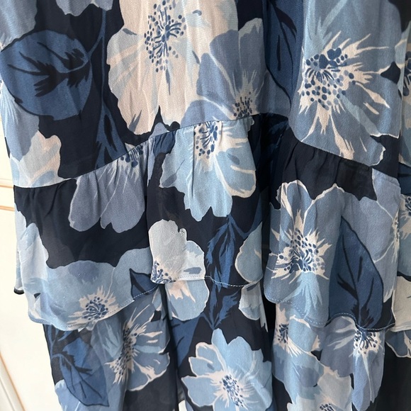 Reformation Odessa Dress in Fontaine (19) - Picture 5 of 8